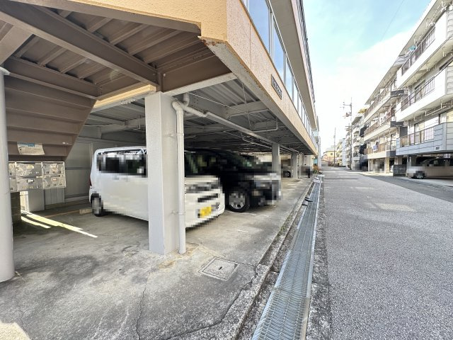 ハイツクラウドの駐車場