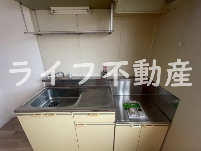 ロイヤルハイツのキッチン|お料理しやすいキッチンです