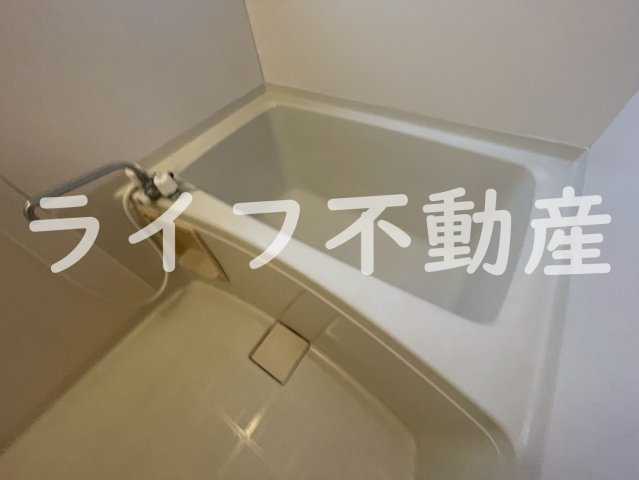 ロイヤルハイツの浴室|お風呂で日々の疲れを落としましょう