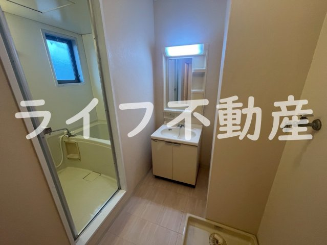 ロイヤルハイツの独立洗面台|朝の身支度には欠かせない独立洗面化粧台