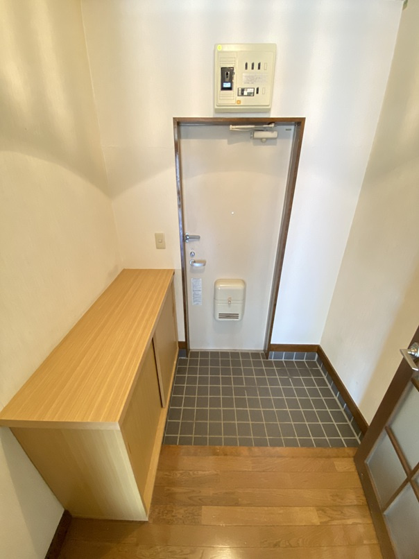インターハイツ ＳＫ Ａ＆Ｂの玄関