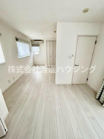 山手台新町１丁目一戸建の洋室