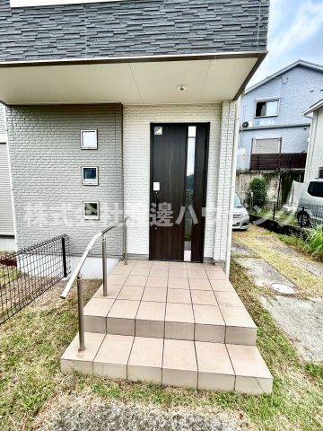 山手台新町１丁目一戸建のエントランス