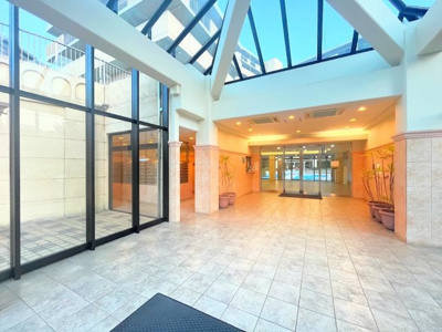 【エントランス】 | グランシティレイディアント横濱 | ◆住まいの顔として誇れる、上質で落ち着いた佇まいです。