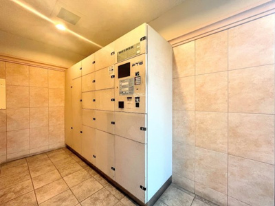 【その他共用部分】 | グランシティレイディアント横濱 | ◆２4時間いつでも荷物を受け取れる宅配ボックスが、忙しい日常をしっかりサポートします。