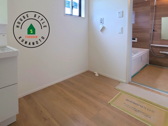 熊本市中央区琴平2丁目第2-5棟（2号棟）　の内観：施工例|ランドリースペースとなります。広々して有効的にご使用できます。 