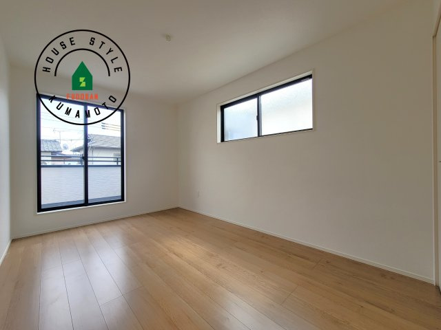 熊本市中央区琴平2丁目第2-5棟（4号棟）　の内観：施工例|柔らかい陽光が差し込む明るいお部屋を演出する設計。彩光の取れる窓が気持ちの良いお部屋を創り上げます。