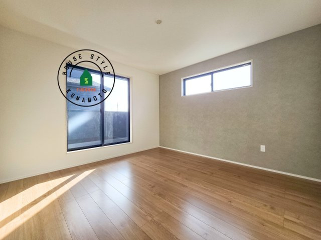 熊本市中央区琴平2丁目第2-5棟（5号棟）　の寝室|主寝室には収納力に優れたクローゼットがありますので、お部屋もすっきり片付きます。