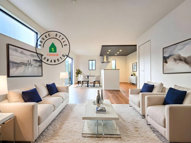 熊本市中央区琴平2丁目第2-5棟（5号棟）　の居間・リビング|明るく開放的なリビングダイニングは豊かな陽光が注ぎ込み、やすらぎの空間を演出してくれます。ご家族で楽しいひとときをお過ごし下さい。※家具はCGを合成したものです。