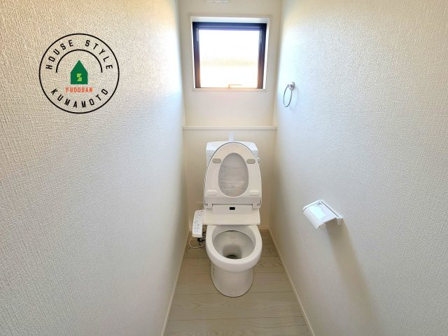 熊本市中央区出水6丁目第5-1棟（1号棟）　のトイレ|温水洗浄便座を完備しております。2ヶ所にトイレがあるのは朝の慌ただしい時間も安心です。