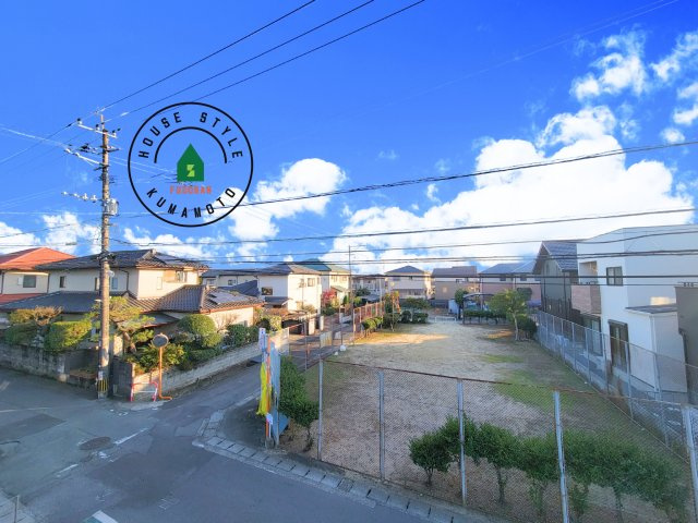 熊本市中央区出水6丁目第5-1棟（1号棟）　の展望|窓から緑が見える物件も魅力的です。