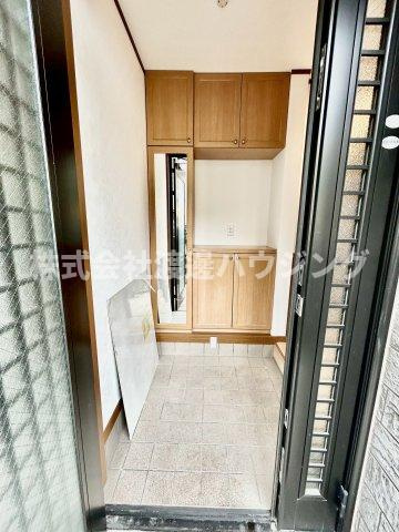 住道１丁目一戸建の玄関