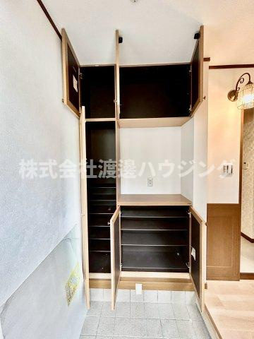 住道１丁目一戸建の収納|天井高シューズBOX