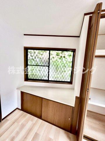 住道１丁目一戸建のその他|窓