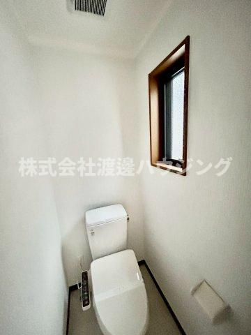 住道１丁目一戸建のその他|トイレにも窓ございます