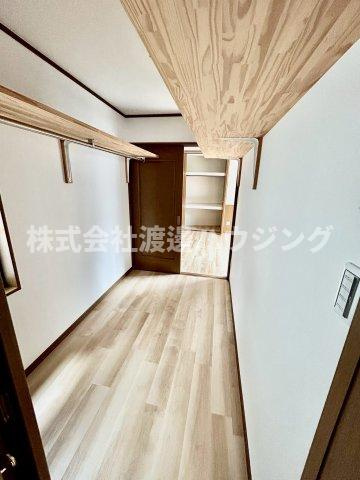 住道１丁目一戸建の収納|ウォークスルークローゼット
