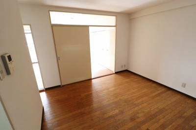 【洋室】 | 大東マンションⅡ | 明るい洋室です