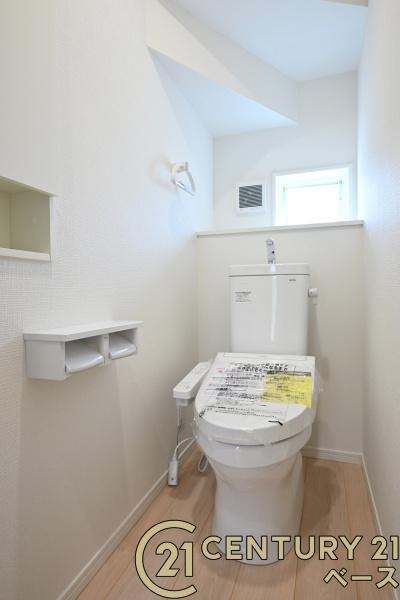 クレイドルガーデン結崎 ２号棟 ／新築一戸建のトイレ|■現地撮影写真■１・２階ともに清潔感ある綺麗なお手洗を完備！