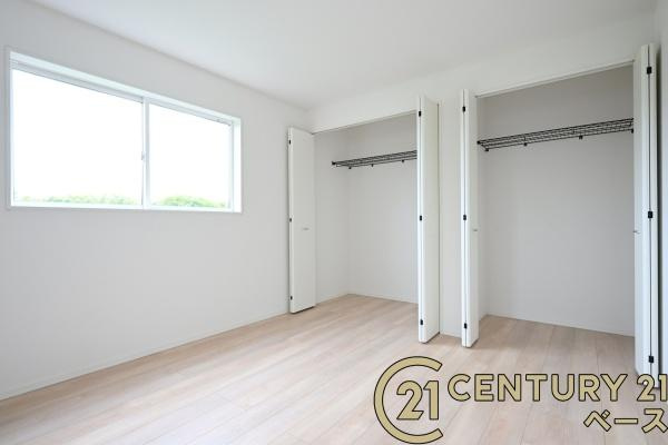 クレイドルガーデン結崎 ２号棟 ／新築一戸建の収納|■現地撮影写真■冬物のコートや季節のものなどたくさんしまえる広さ！