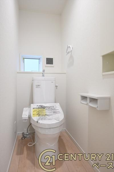 クレイドルガーデン結崎 １号棟 ／新築一戸建のトイレ|■従来品と比べ約７０％も節水タイプのトイレです！１階・２階共にウォシュレット付き！■