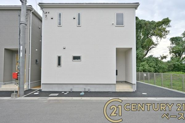 クレイドルガーデン結崎 １号棟 ／新築一戸建の外観|■現地撮影写真■制震装置（SAFE365）搭載！制震＋耐震の地震に強い安心の邸宅！お気軽にお問い合わせ下さい！■
■ペアガラス使用で結露の心配もありません！■