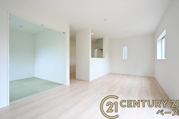 クレイドルガーデン結崎 １号棟 ／新築一戸建の居間・リビング|■浄水器付きのシステムキッチンです！■