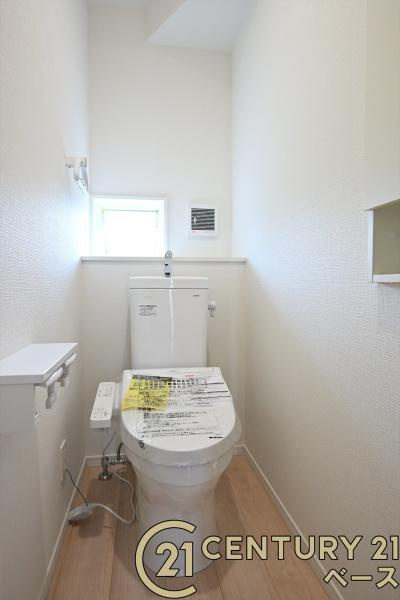 クレイドルガーデン結崎 ３号棟 ／新築一戸建のトイレ|■現地撮影写真■１・２階ともに清潔感ある綺麗なお手洗を完備！