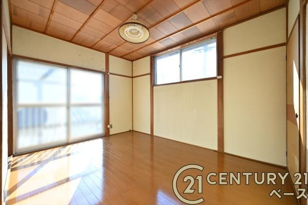 大和高田市土庫　一戸建の洋室