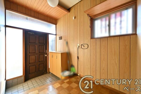 大和高田市土庫　一戸建の玄関