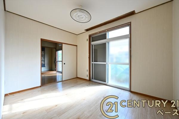 大和高田市土庫　一戸建の洋室