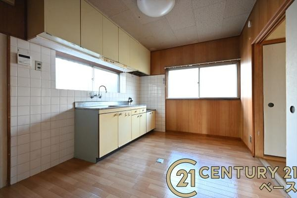 大和高田市土庫　一戸建の居間・リビング