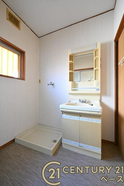 大和高田市土庫　一戸建の独立洗面台