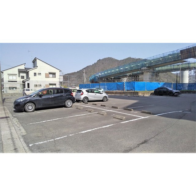 スカイレジデンスの駐車場