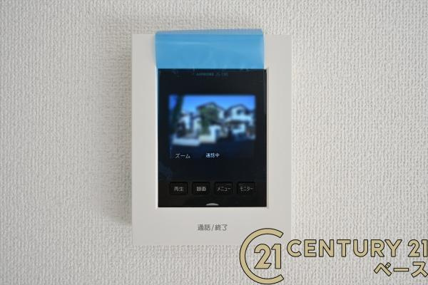 奈良市五条畑１丁目の新築一戸建の内装|■現地撮影写真■ＴＶモニター付きインターホンで防犯対策もバッチリ！来客も一目でわかり安心です！