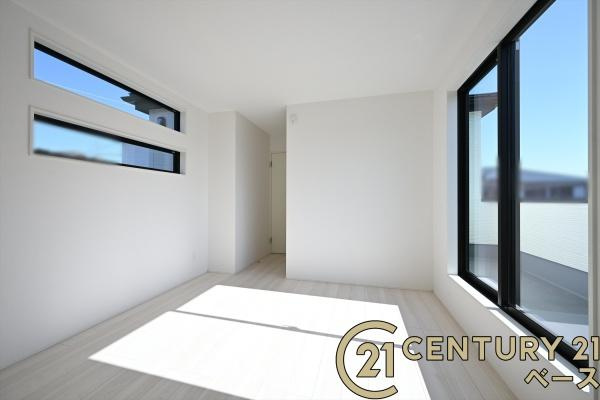 奈良市五条畑１丁目の新築一戸建の洋室|■現地撮影写真■広々とした洋室約７帖です！