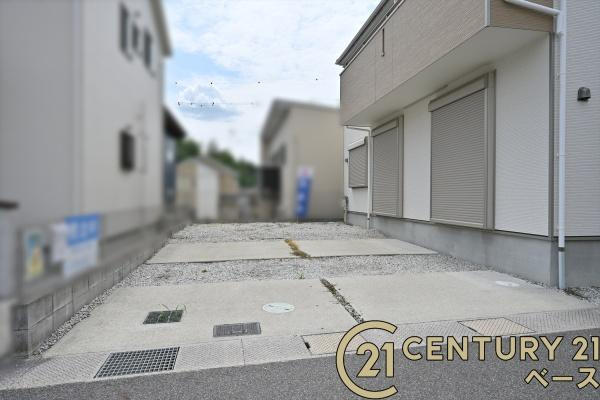 北葛城郡上牧町下牧３丁目　一戸建の駐車場|■現地撮影写真■駐車スペース４台分完備！