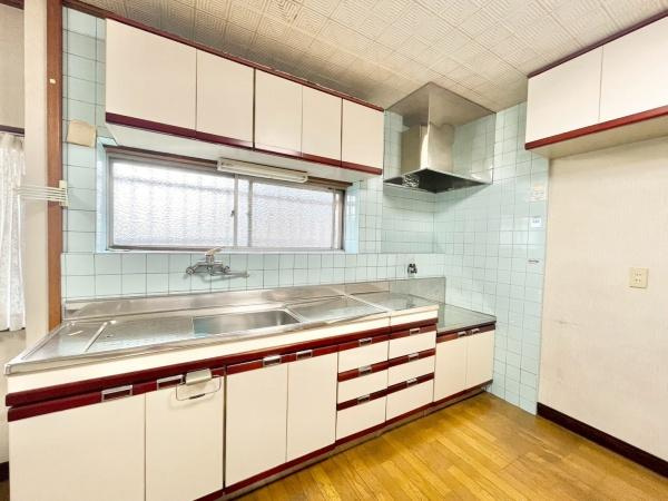 【キッチン】 | ご夫婦や親子での料理をする時間が楽しくなる使い勝手の良い、広いワークトップ♪