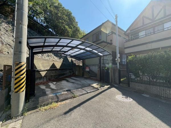 和歌山市三葛　中古戸建の駐車場