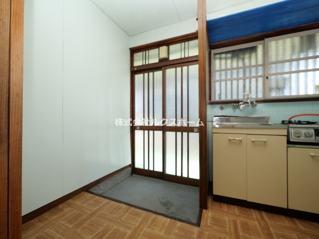 フォアール鳥飼和道２号棟の玄関