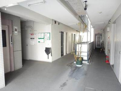 さくらマンションのエントランス