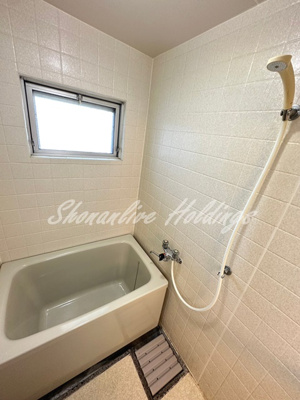 【浴室】 | 第4落合マンション | 清潔感のあるお風呂です♪