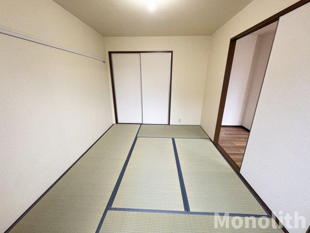 ブラウンヒルズ東山B棟の和室