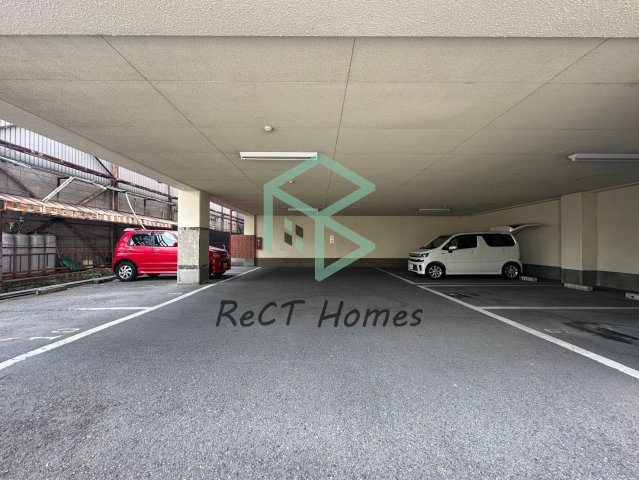 エスペレールⅡの駐車場