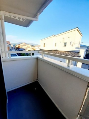 【バルコニー】 | カレントＢ | 外からの目が気にならないバルコニーで洗濯物が干せます