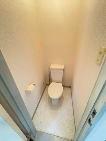 【トイレ】 | ※リフォーム中の写真となります。