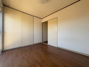 【洋室】 | ※リフォーム中の写真となります。