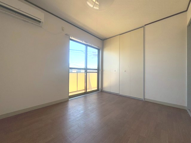 【寝室】 | ※リフォーム中の写真となります。