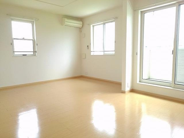 ニューサニー薬師Ｂの居間・リビング