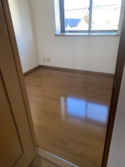 ベルックスの洋室