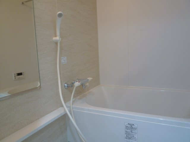 ルーエ桜川の浴室